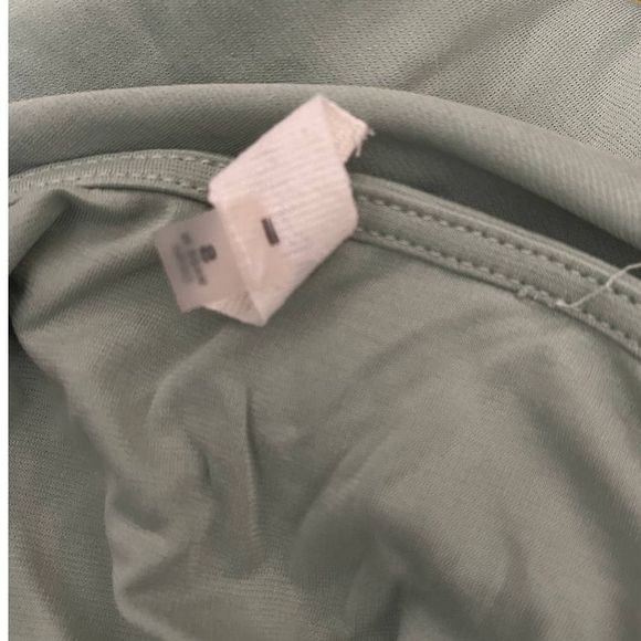 NWOT Sugar Lips Women's Small Courage Short Sleeve Surplice Knit Top V Neck - Picture 6 of 6